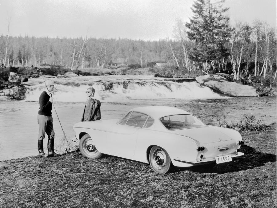  Volvo P1800S 1963 года  (фото 2 из 2)